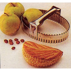 APPLE TURNOVER CUTTER WITH HANDLE